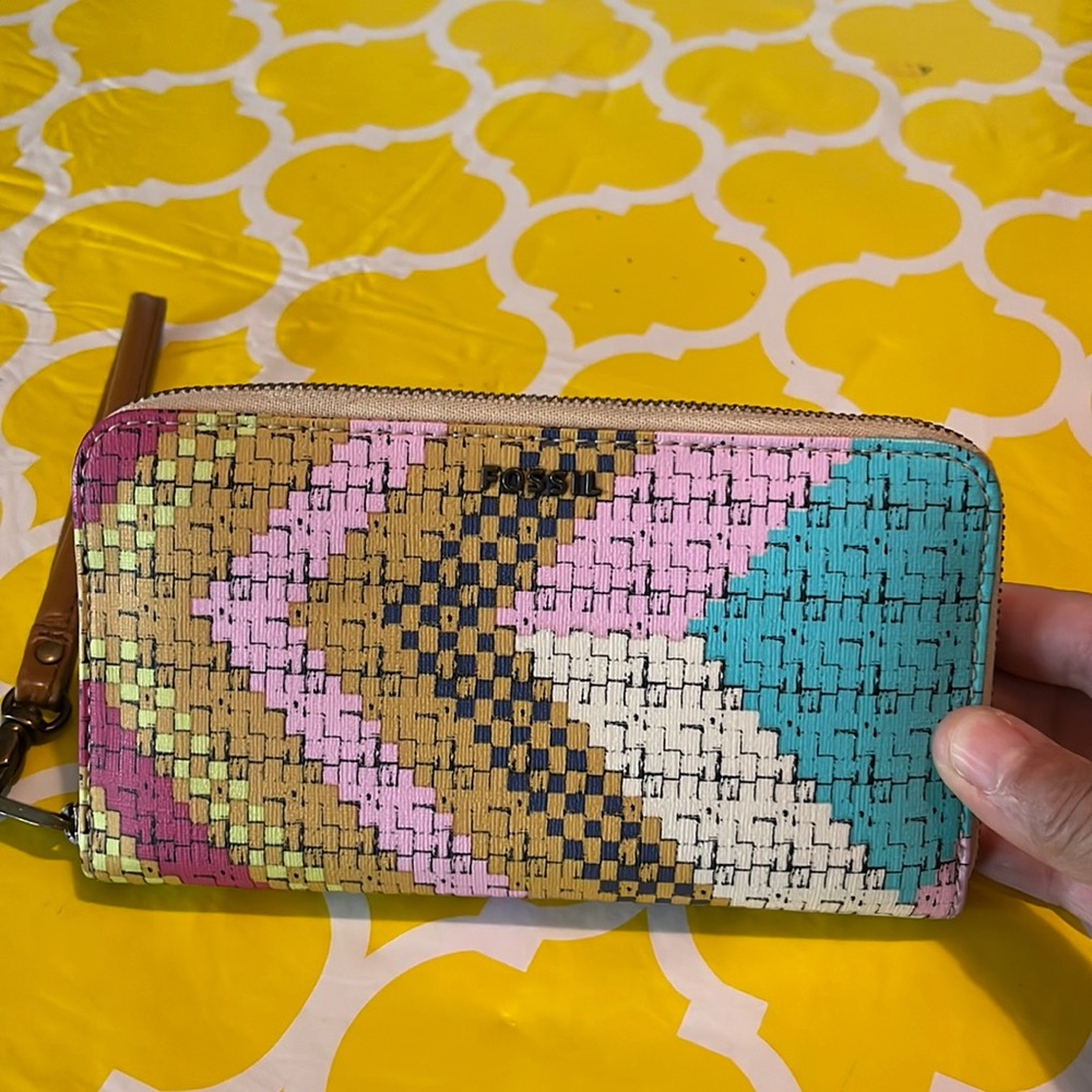 Fossil Convertible Clutch Wristlet Wallet